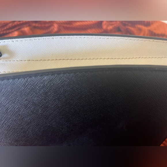 Michael Kors Selma Saffiano Leather Mini Messenger Bag In Black And White - Picture 2 of 10